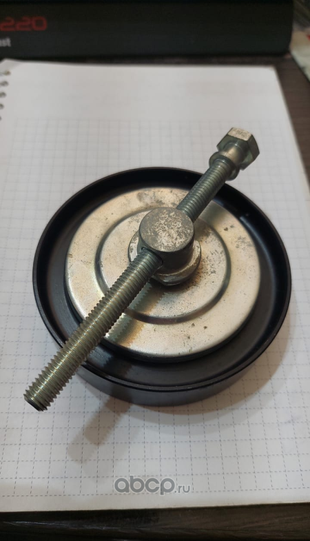 Направляющий (ведущий) ролик приводного поликлинового ремня Toyota. Артикул 4435012052