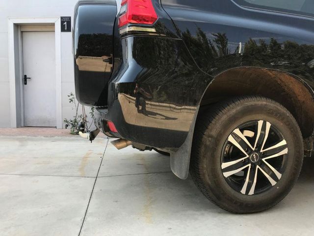 Фаркоп Aragon для Toyota Fj Cruiser хэтчбек 3/5-дв. 2003-2026. Фланцевое крепление. Артикул E6400DC