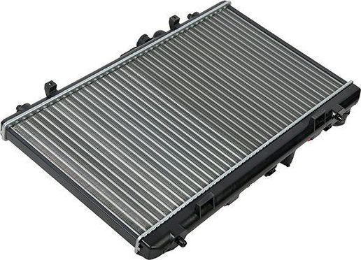 Радиатор охлаждения двигателя Stellox для Suzuki SX4 I (Classic) 2006-2014. Артикул 10-26802-SX