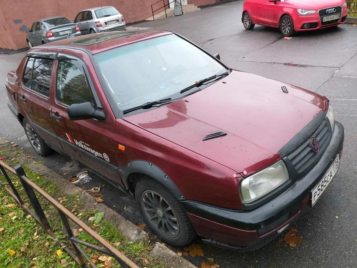 Дефлекторы Cobra Tuning для окон Volkswagen Jetta III 1992-1998. Артикул V24291