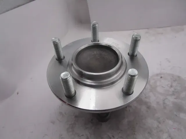 Ступица с подшипником в сборе задняя MITSUBISHI LANCER 2007 - (Deqst) Deqst. Артикул 107051