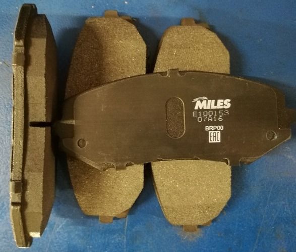 Тормозные колодки Miles (Semi-Metallic). Артикул E100153