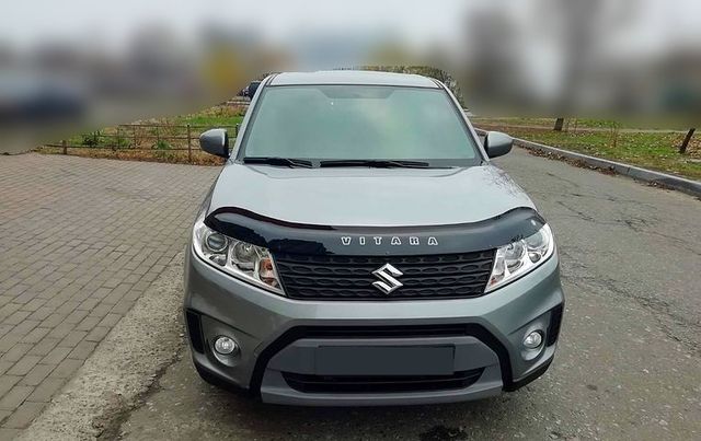 Дефлектор VT52 для капота Suzuki Vitara IV 2015-2026. Артикул SZ16VT