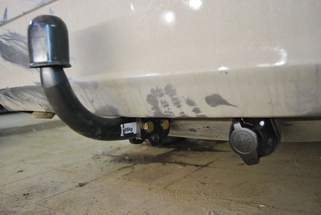 Фаркоп Auto-Hak для Mercedes-Benz S-Класс W221 Long 4WD 2005-2013. Артикул D 44