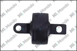 Сайлентблок KIA Optima (11-) рычага заднего продольного правого MANDO. Артикул MCC010630