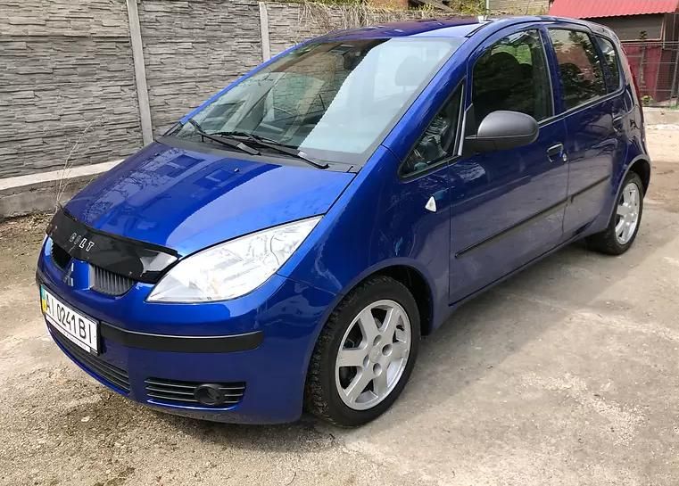 Дефлектор VT52 для капота Mitsubishi Colt VII до рестайлинга 2004-2008. Артикул MSH28VT