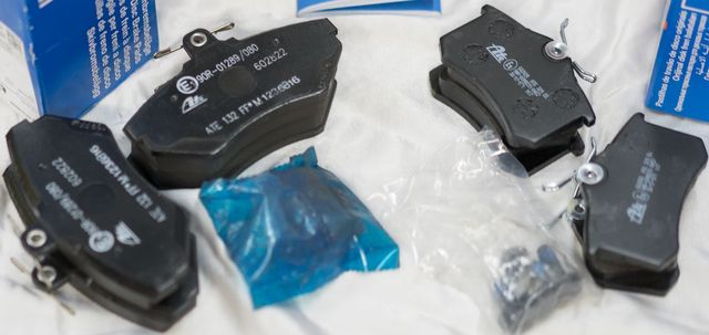 Тормозные колодки ATE передние для Audi A4 I (B5) 1994-2001. Артикул 13.0460-2822.2