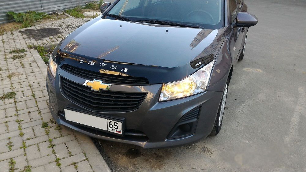 Дефлектор VT52 для капота Chevrolet Cruze седан 2009-2015. Артикул CH04VT