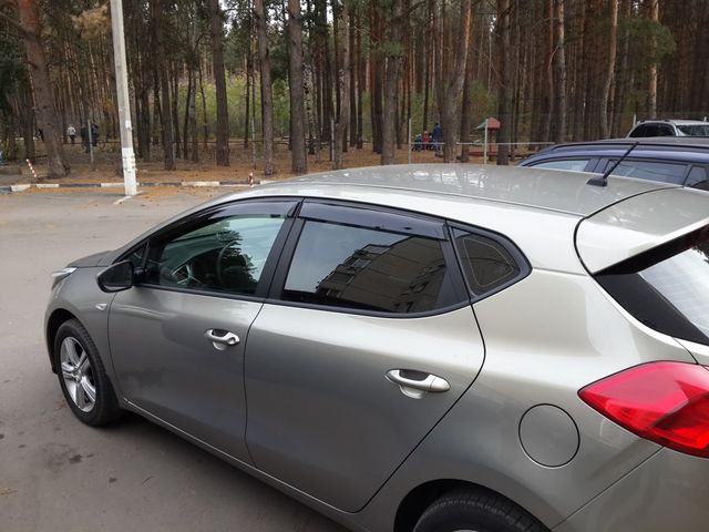 Дефлекторы Cobra Tuning для окон Kia Ceed II хэтчбек 5-дв. 2012-2017. Артикул K13112