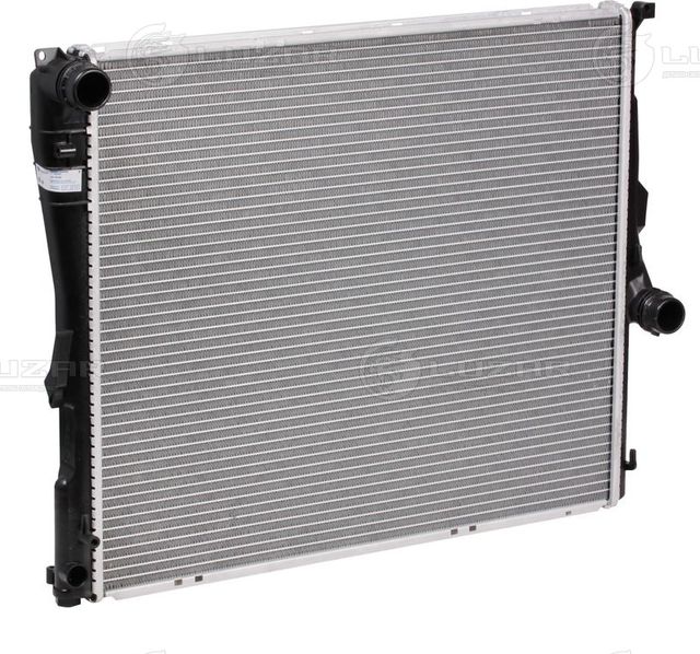 Радиатор охлаждения двигателя Luzar для BMW X3 I (E83) 2004-2011. Артикул LRc 26180