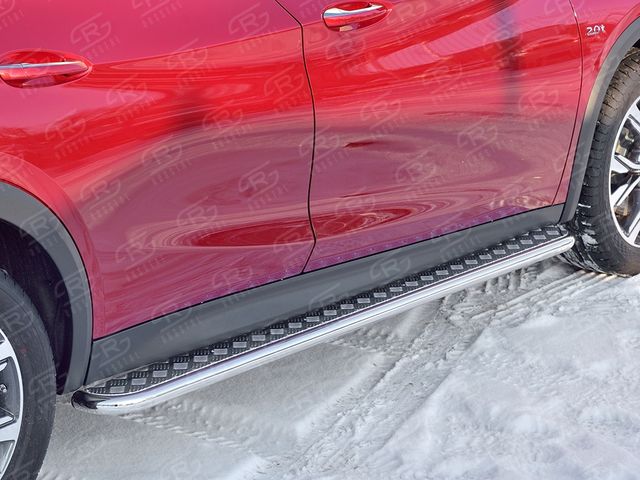 Защита порогов RusStal труба d42 С листом (Лист алюм, проф. нерж) (Вариант 1) для Infiniti QX30 2016-2025. Артикул IQX3L-0025021