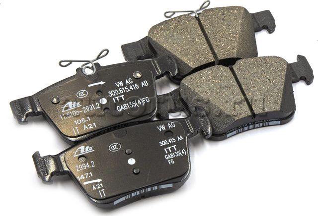 Тормозные колодки VAG. Артикул 3Q0698451L