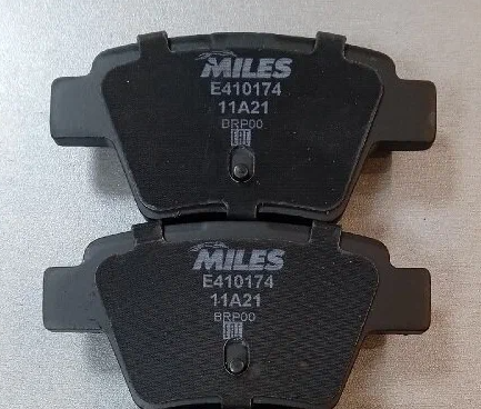 Тормозные колодки Miles (Low-Metallic). Артикул E410174