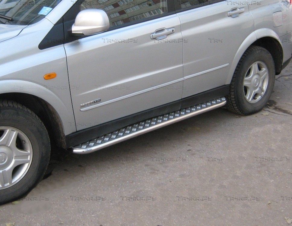 Защита порогов RusStal труба d42 с листом для SsangYong Kyron 2005-2015. Артикул SKL-000295
