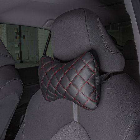 Подушка Rezkon на подголовник Экокожа, цвет Черный/Красный ромб мини. Артикул 8201101145