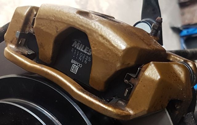 Тормозные колодки Miles (Semi-Metallic). Артикул E110225