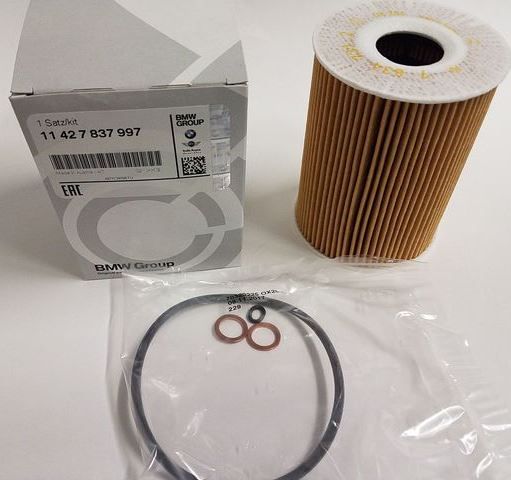 Масляный фильтр BMW. Артикул 11427837997