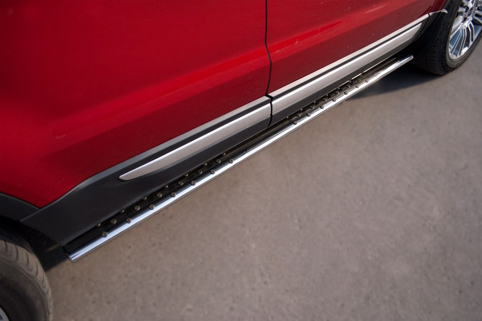 Защита порогов RusStal труба 75х42 овал с проступью для Land Rover Range Rover Evoque I Prestige, Pure 2011-2018. Артикул REPO-000806