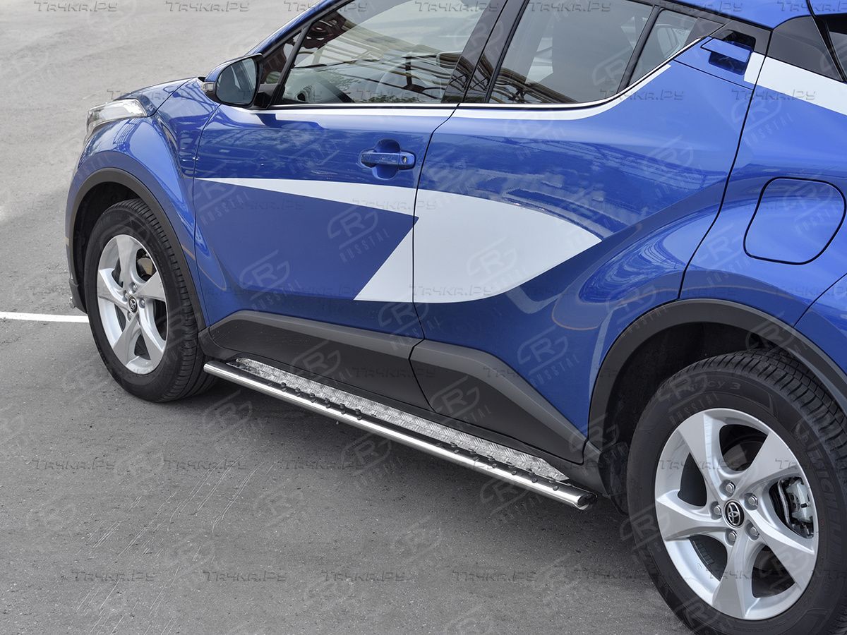 Защита порогов RusStal труба 120х60 овал с проступью для Toyota CH-R 2018-2026. Артикул TCHO-003030