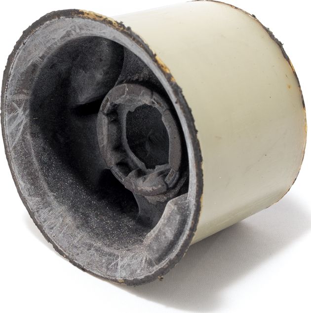 Сайлентблок переднего рычага подвески Cworks. Артикул F280R0005