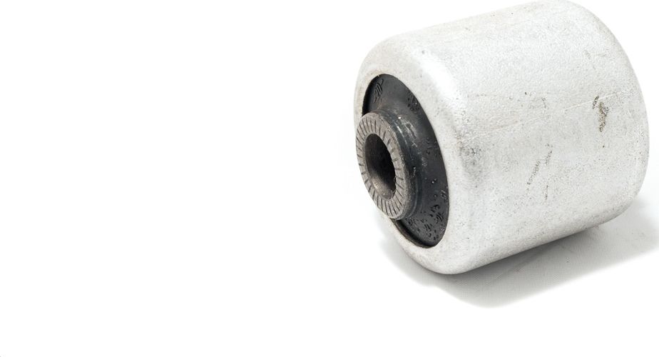 Сайлентблок переднего рычага подвески Cworks правый/левый для BMW 5 III (E34) 1987-1996. Артикул F280R0017