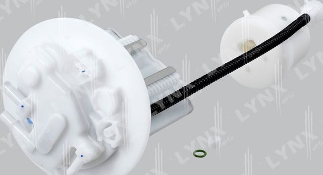 Топливный фильтр LYNXauto для Lexus CT I 2010-2018. Артикул LF-845M