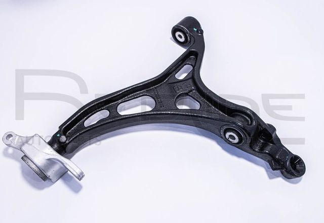 Поперечный рычаг передней подвески RED Line левый для Jeep Grand Cherokee IV (WK2) 2010-2026. Артикул 40JE097