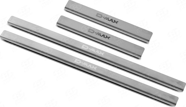 Накладки RusStal на пороги (лист нерж. шлифованный с надписью) для Isuzu D-MAX 2016-2026. Артикул ISDMX16-03