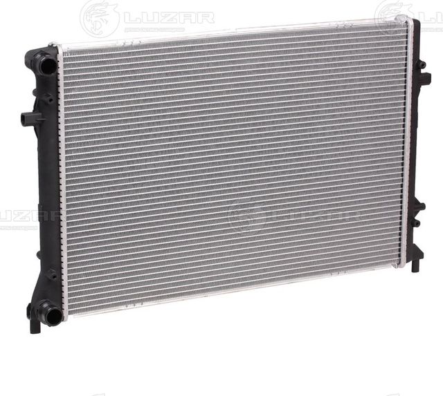Радиатор охлаждения двигателя Luzar для Audi TT II (8J) 2006-2010. Артикул LRc 18182