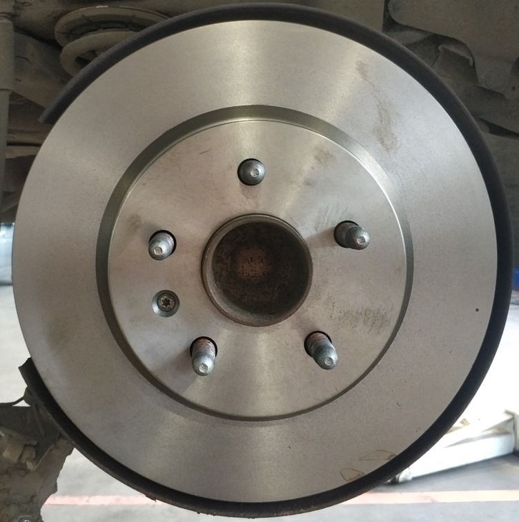 Тормозной диск Miles. Артикул K010921