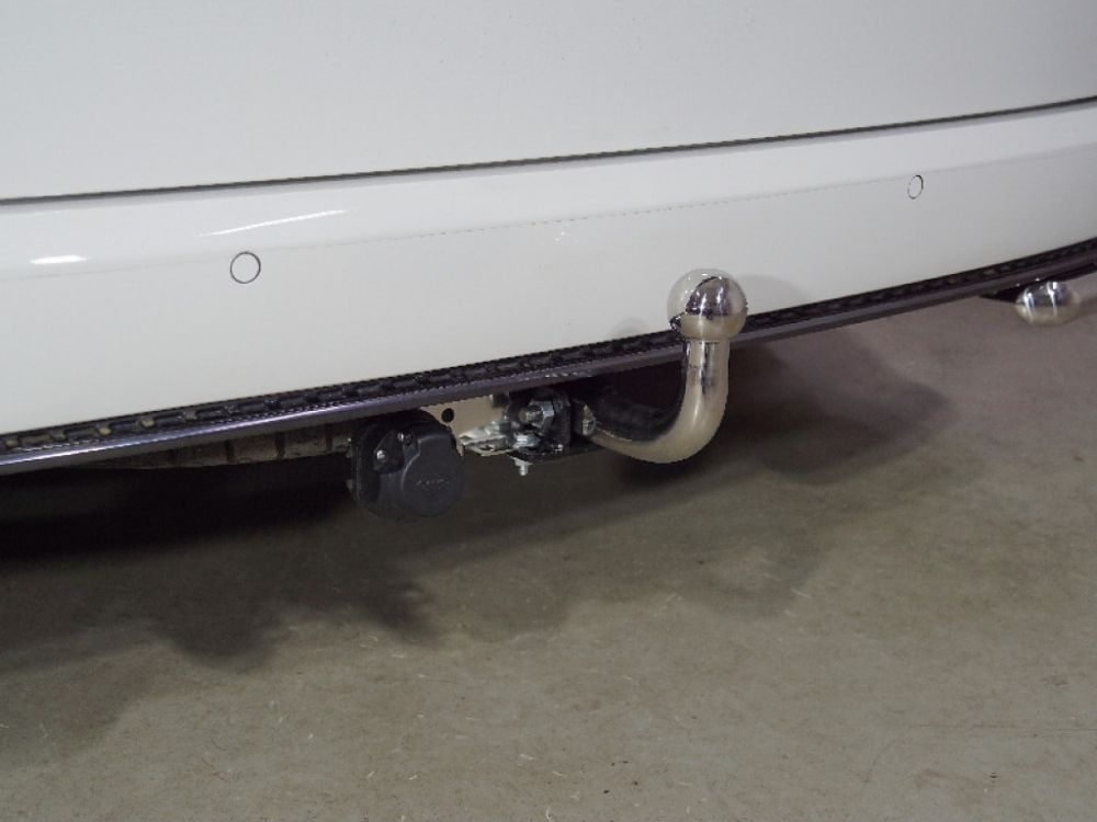 Фаркоп ТСС оцинкованный (крюк нержавеющий на двух болтах) для Hyundai Staria (корейская сборка) 2021-2026. Артикул TCU00301N