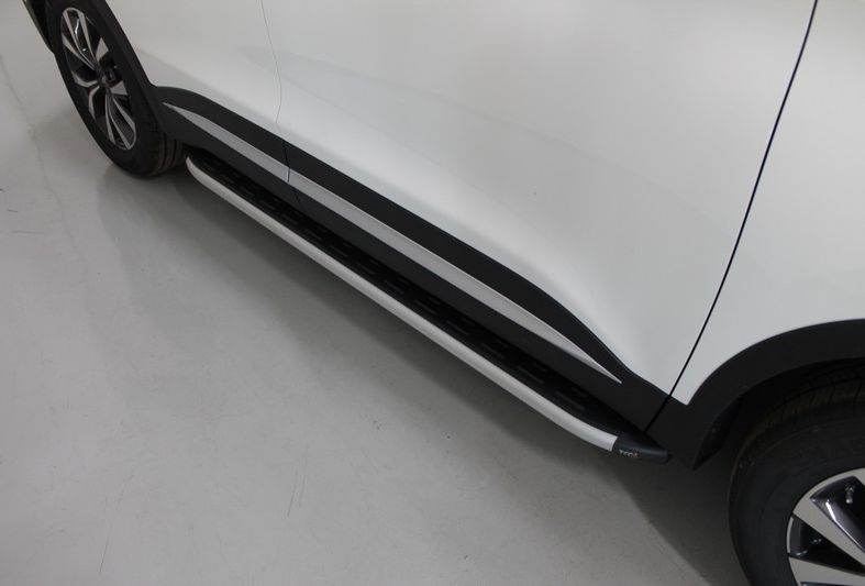 Пороги алюминиевые ТСС с пластиковой накладкой 1720 мм для Chery Tiggo 7 Pro 2020-2026. Артикул CHERTIG7P20-31AL