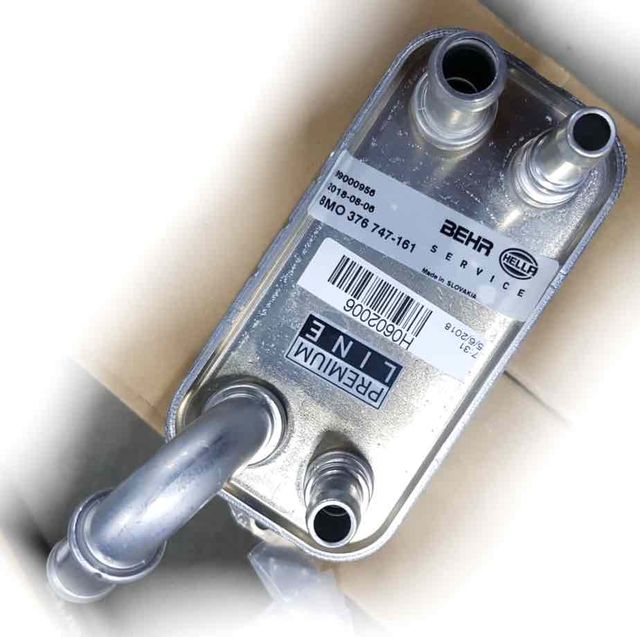 Радиатор масляный (маслоохладитель) для АКПП Hella BEHR HELLA SERVICE *** PREMIUM LINE *** для Ford Galaxy II 2006-2015. Артикул 8MO 376 747-161