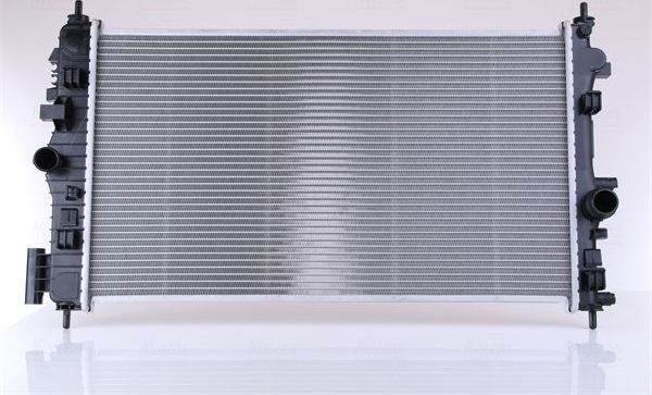 Радиатор охлаждения двигателя Nissens. Артикул 630716