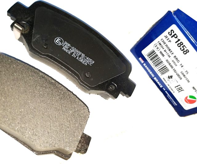 Тормозные колодки Sangsin Hi-Q задние для Jeep Cherokee V (KL) 2013-2026. Артикул SP1858