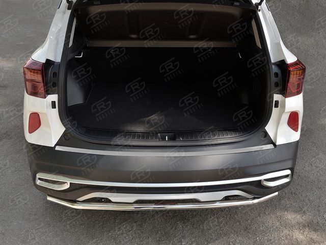 Накладка RusStal на задний бампер (лист нерж зеркальный) для Kia Seltos 2020-2026. Артикул KSLN-003425