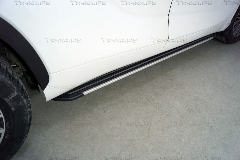 Пороги алюминиевые ТСС Slim Line Silver 1820 мм для Toyota Highlander IV 2020-2026. Артикул TOYHIGHL20-22S