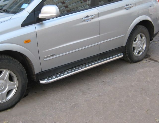Защита порогов RusStal труба d42 с листом для SsangYong Kyron 2005-2015. Артикул SKL-000295