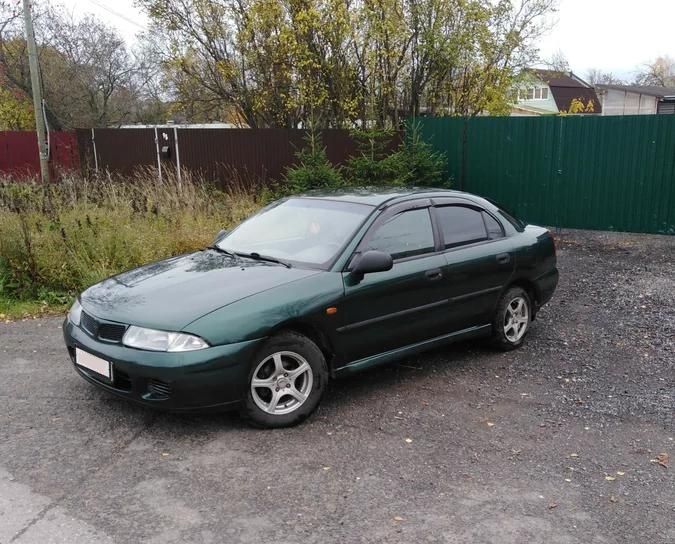 Дефлекторы Cobra Tuning для окон Mitsubishi Carisma хэтчбек 1995-2004. Артикул M42095