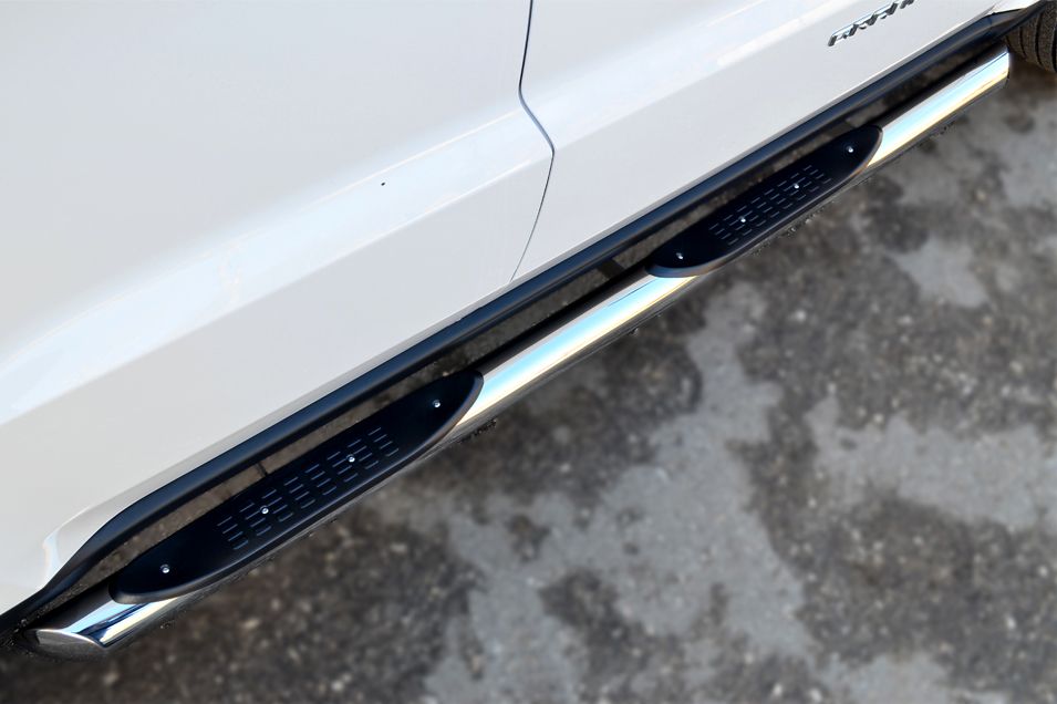 Защита порогов RusStal труба d76 с накладкой (вариант 1) для Jeep Grand Cherokee WK2 2013-2026. Артикул JGCT-0015301