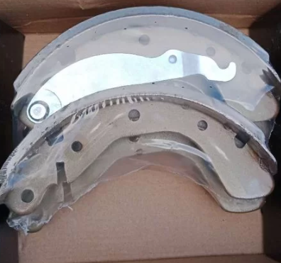 Тормозные колодки Miles. Артикул E210035