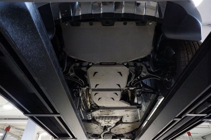 Защита алюминиевая АВС-Дизайн для днища, радиатора, картера двигателя, КПП, РК, топливных трубок, два бензобака Jeep Grand Cherokee WK2 2013-2022. Артикул 04.21ABC