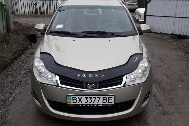 Дефлектор VT52 для капота Zaz Forza F4 2011-2026. Артикул ZZ07VT