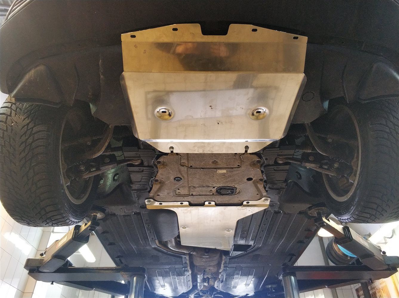 Защита алюминиевая "АВС-Дизайн" для картера и КПП BMW X5 (кроме X5M) 2018-2026. Артикул 34.15ABC