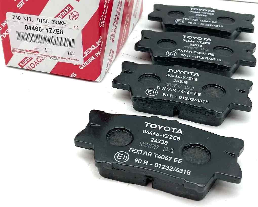 Тормозные колодки Toyota. Артикул 04466YZZE8