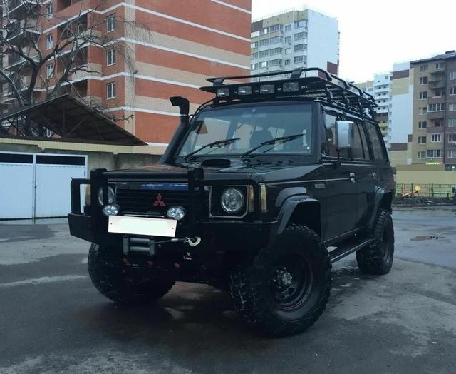 Дефлекторы Cobra Tuning для окон Mitsubishi Pajero I 5-дв. 1982-1991. Артикул M42382