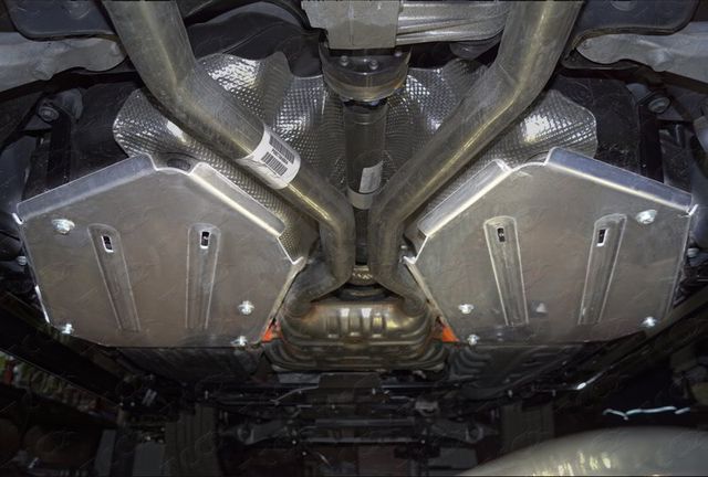 Защита алюминиевая ТСС (4 мм) для бака (2 шт.) Jeep Grand Cherokee 2013-2022, 2017-2021. Артикул ZKTCC00355