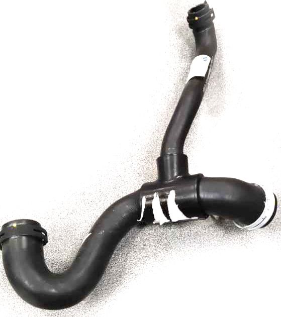 Патрубок радиатора нижний Ford. Артикул 1365998