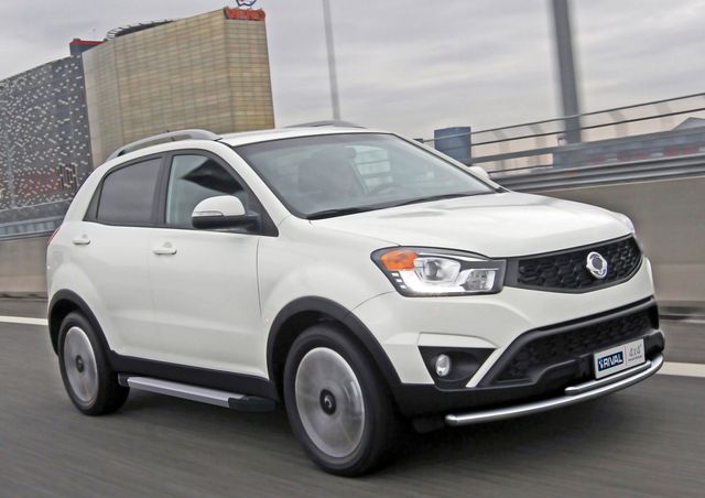 Пороги алюминиевые Rival Silver для SsangYong Actyon II 2010-2013. Артикул F173AL.5303.2