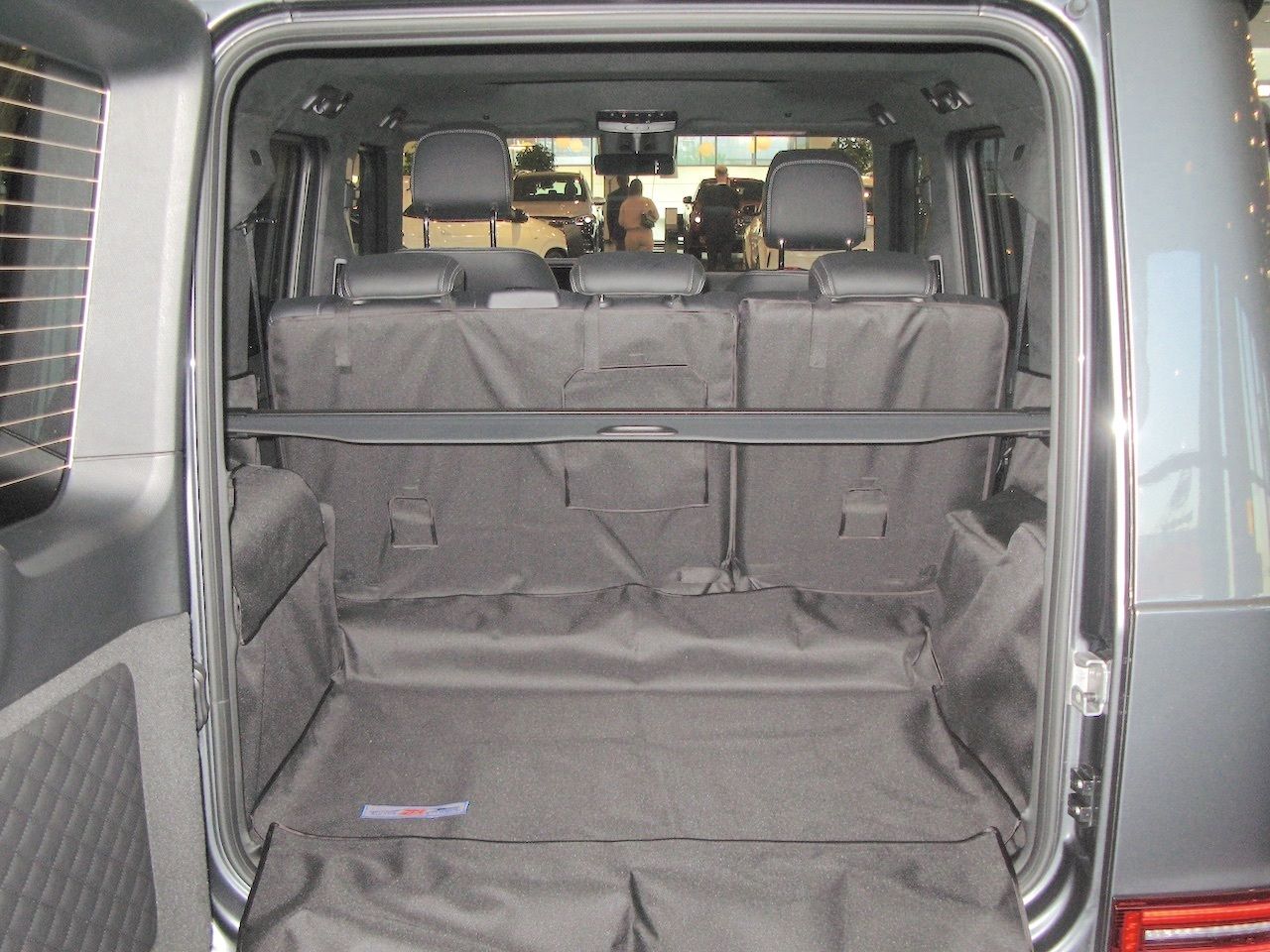 Защитный чехол AUTOSMSTUDIO "Maxi" в багажник автомобиля для Mercedes-Benz G-class W463 01.2018-2026, серый. Артикул TP-G463-MAXI-GR